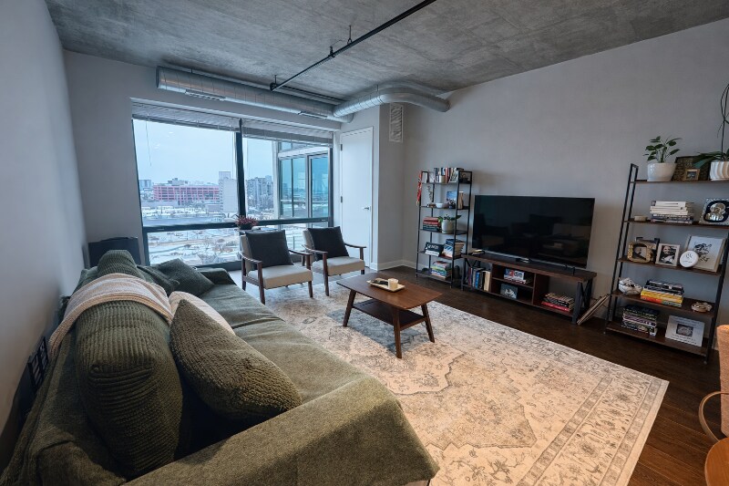 Building Photo - 900 S Clark St