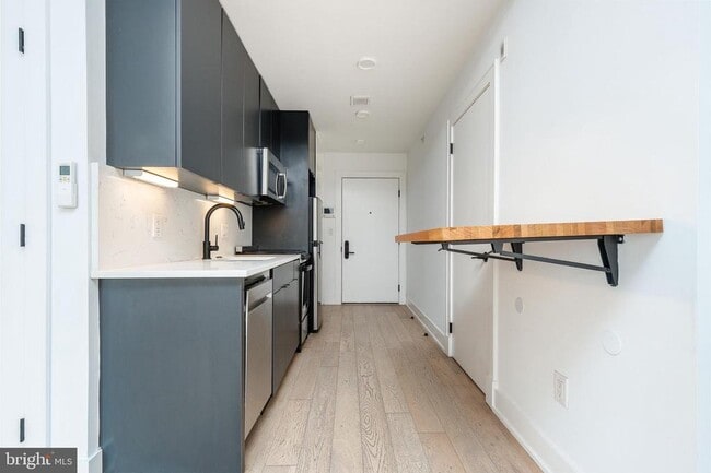 Building Photo - 965 Frankford Ave