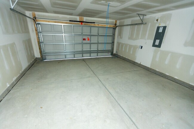 Building Photo - 324 Sweet Vernal St