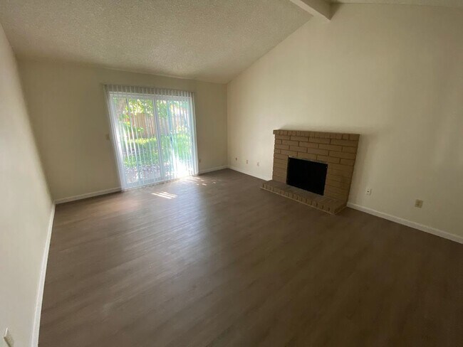 Building Photo - 3 Bedroom 2 Bath Home In Rosemont Open House Friday May 8th 4-4:30 PM