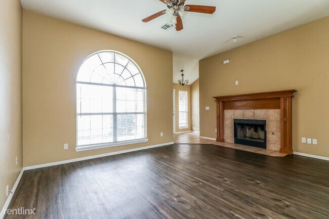 Building Photo - 3 br, 2 bath House - 2725 Tioga Circle