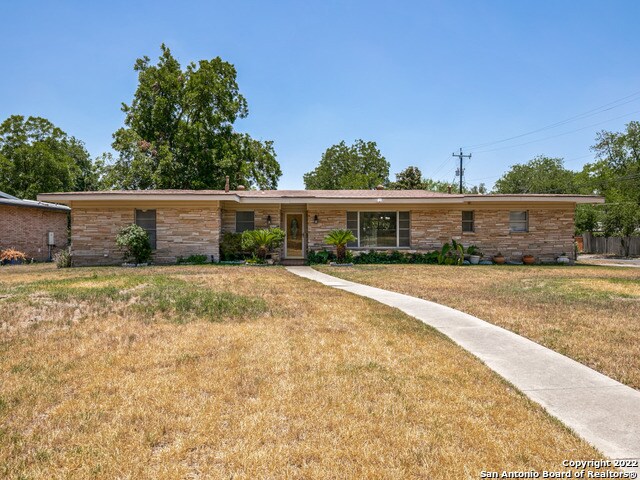 Building Photo - 600 Antler Dr