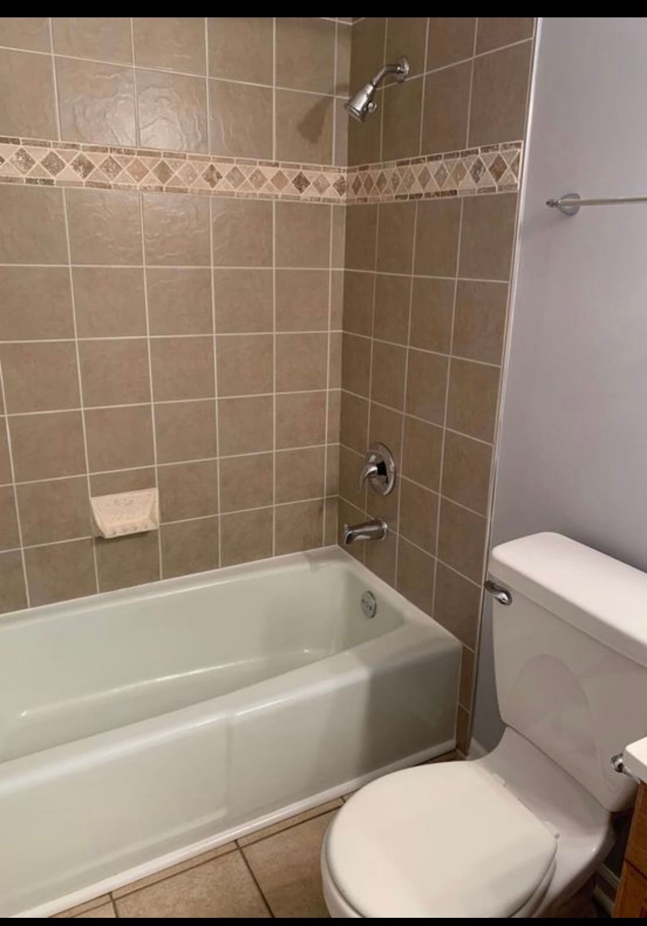 Building Photo - 701 Garden Cir