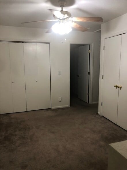 Building Photo - 899 Canary Ln