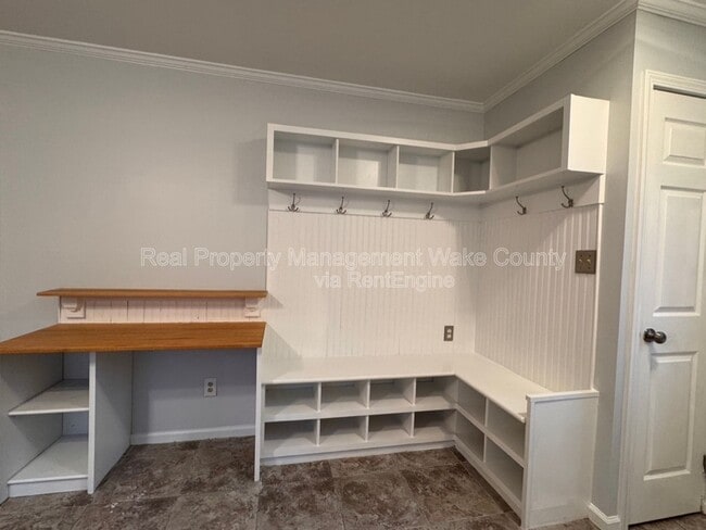 Building Photo - 102 Brodick Ct