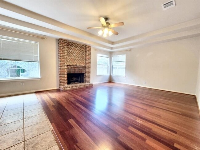 Building Photo - 613 Deercreek Ln