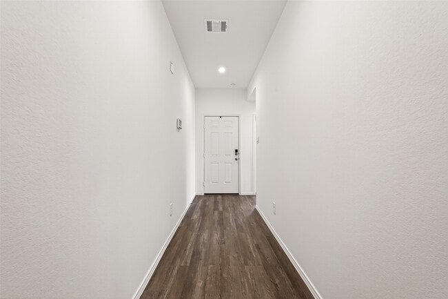 Building Photo - 40603 Pine Spruce Ln