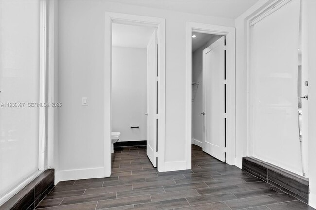 Building Photo - 6410 NW 105th Pl