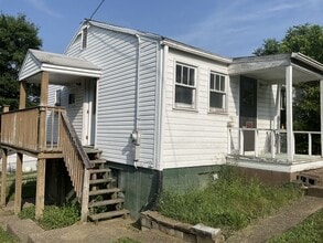 Building Photo - 9 Poplar Ave