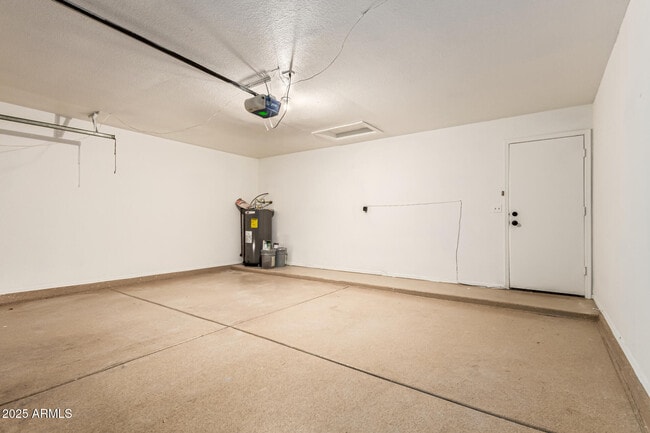 Building Photo - 768 S Martinique Dr