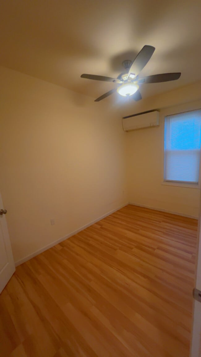 Building Photo - 171 Schiller St