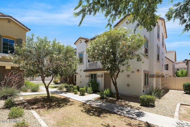 Building Photo - 751 N Port Dr