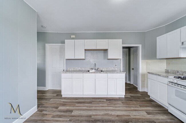 Building Photo - 27-29 Hillman St