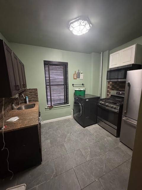 Building Photo - 883 E 165th St