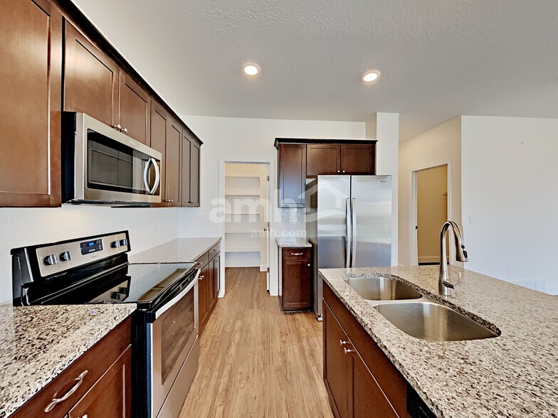 Building Photo - 2444 S Wild Horse Way