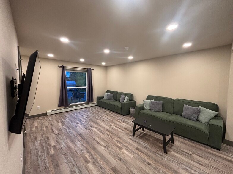 Building Photo - 124 Eastern Heights Dr