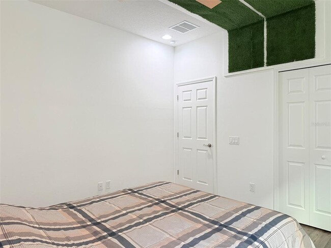 Building Photo - 11131 Sundrift Dr