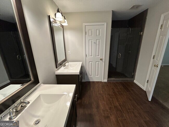 Building Photo - 745 Soneley Ct