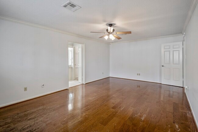 Building Photo - 16611 Brenton Oaks Dr