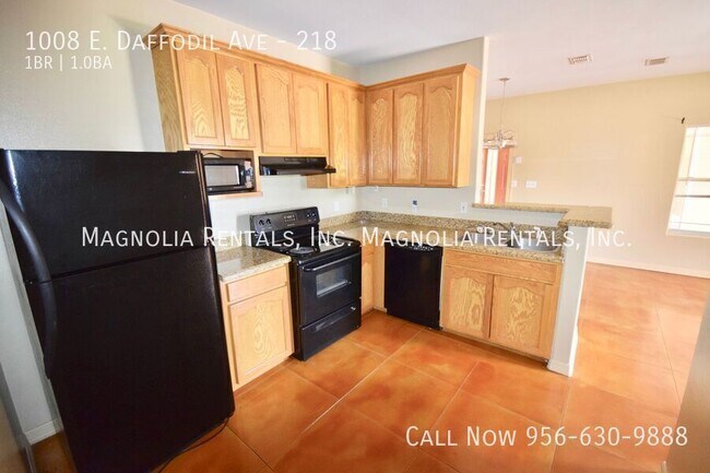 Building Photo - 1008 E Daffodil Ave