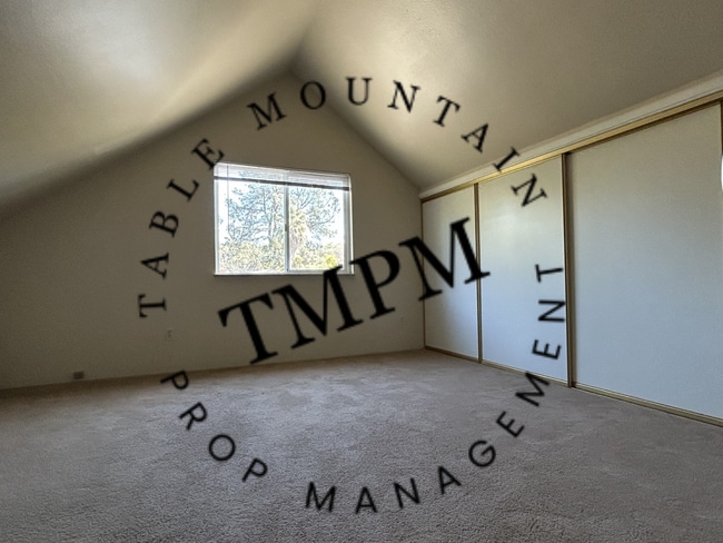 Building Photo - 37 Linda Dr