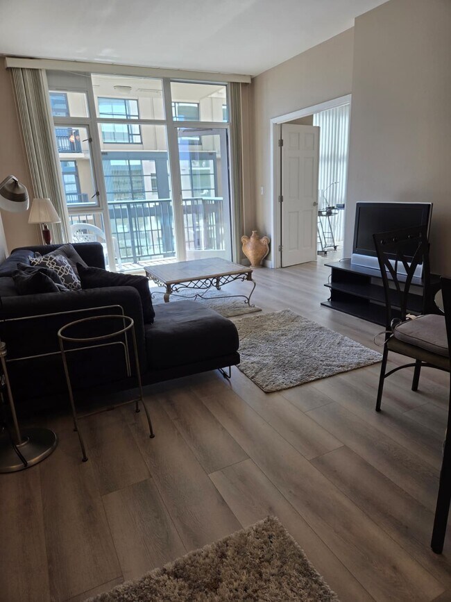 Building Photo - 530 K St