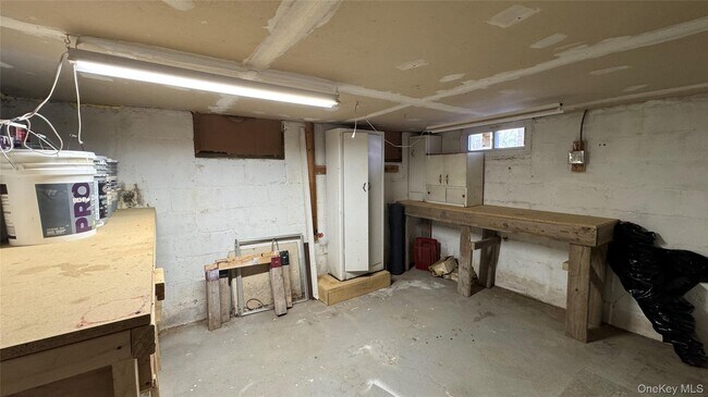 Building Photo - 626 NY-82