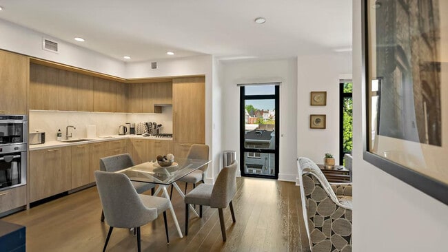 Building Photo - 815 V St NW