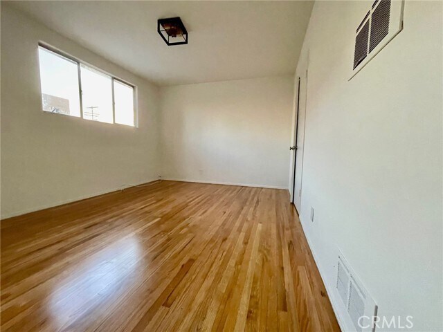 Building Photo - 1433 N Bronson Ave