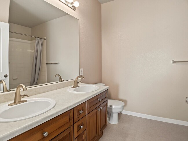 Building Photo - 8412 S Holland Ct