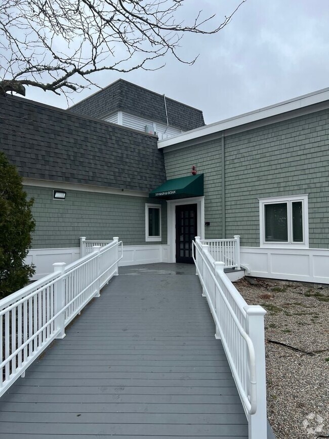 Building Photo - Beautiful 1 bed 1 bath plus den