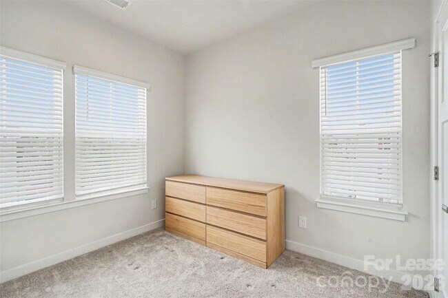 Building Photo - 1546 Aspire St