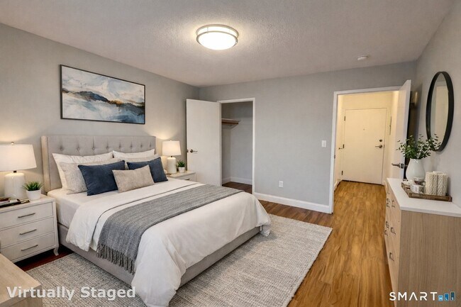 Building Photo - 1168 Main St