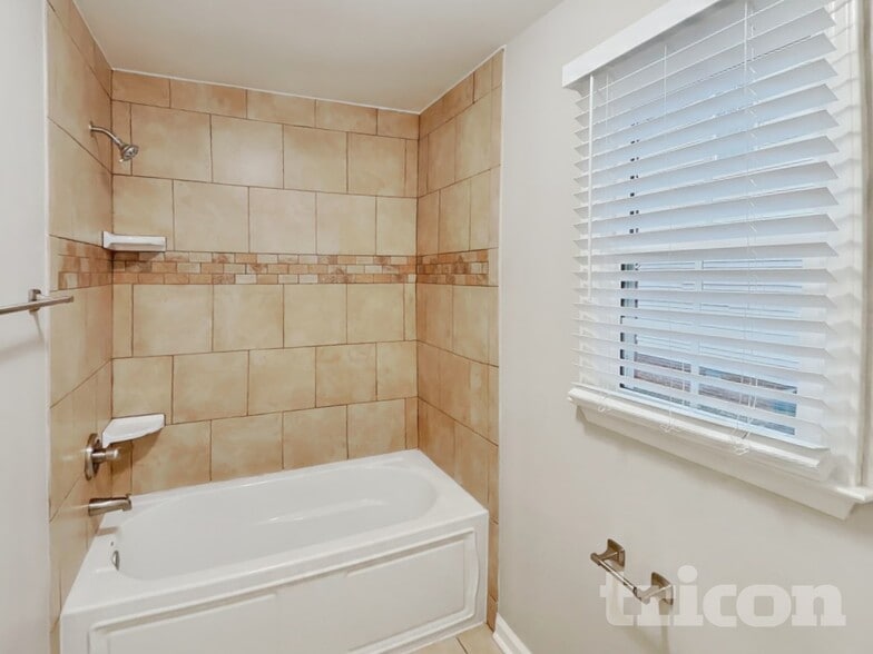 Building Photo - 730 Brushy Ridge Dr