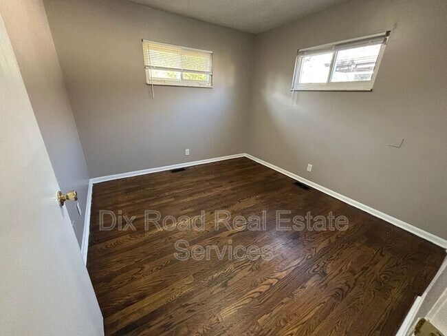 Building Photo - 2225 Deering Ave