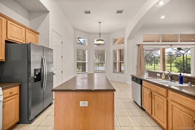 Building Photo - 1125 W Beagle Run Loop