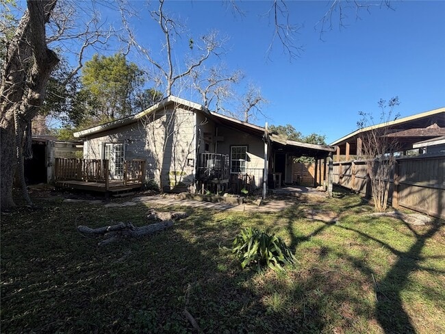 Building Photo - 323 Reppert St