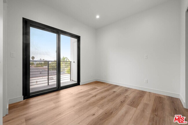 Building Photo - 1920 S Sherbourne Dr