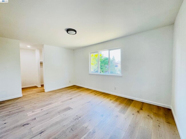 Building Photo - 157 El Dorado Common