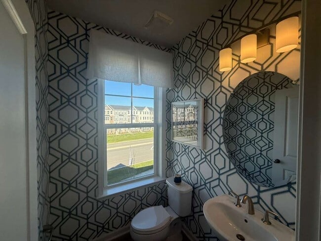 Building Photo - 9221 Magellan Pkwy