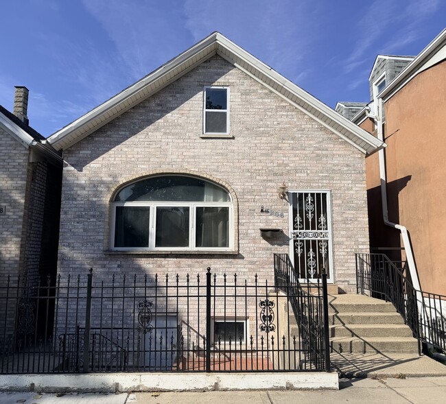 Primary Photo - 3206 S Lowe Ave
