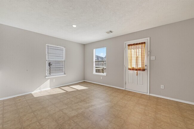 Building Photo - 20631 Tayman Oaks Dr