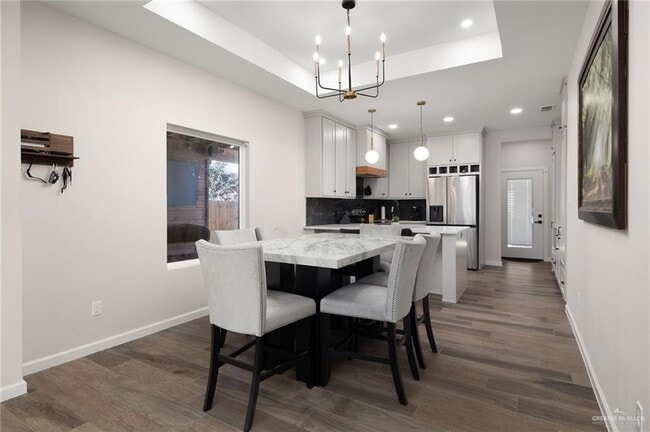 Building Photo - 16 Diamond Head Ave