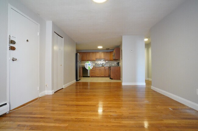 Primary Photo - 222 Babcock St