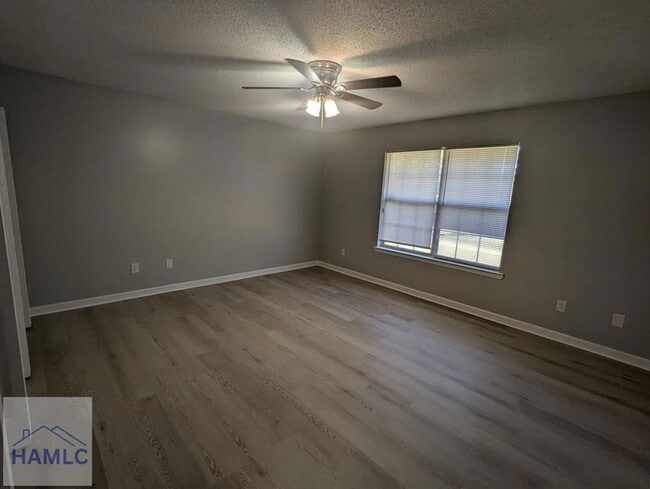 Building Photo - 971 Yale Ct