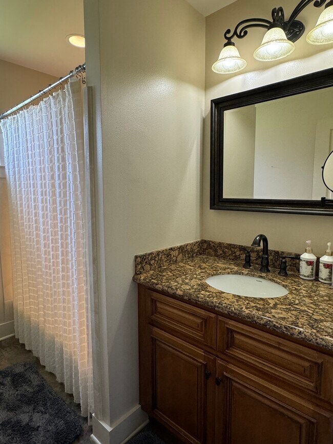 Building Photo - 107 Melvyn Dr