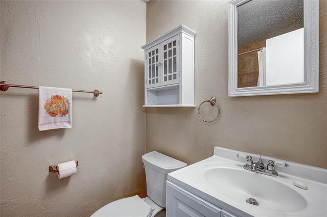 Building Photo - 1717 Palisades Dr