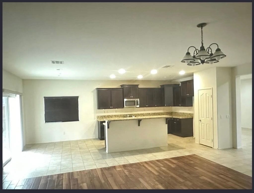 Building Photo - 14245 Tierra Del Sur St