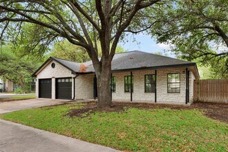 Building Photo - 2306 Alimony Cove