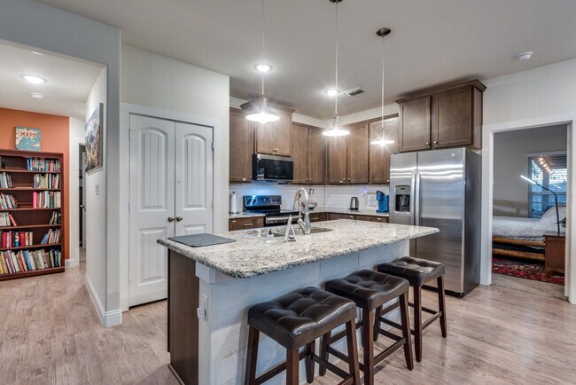 Building Photo - 108 Arrowhead Dr